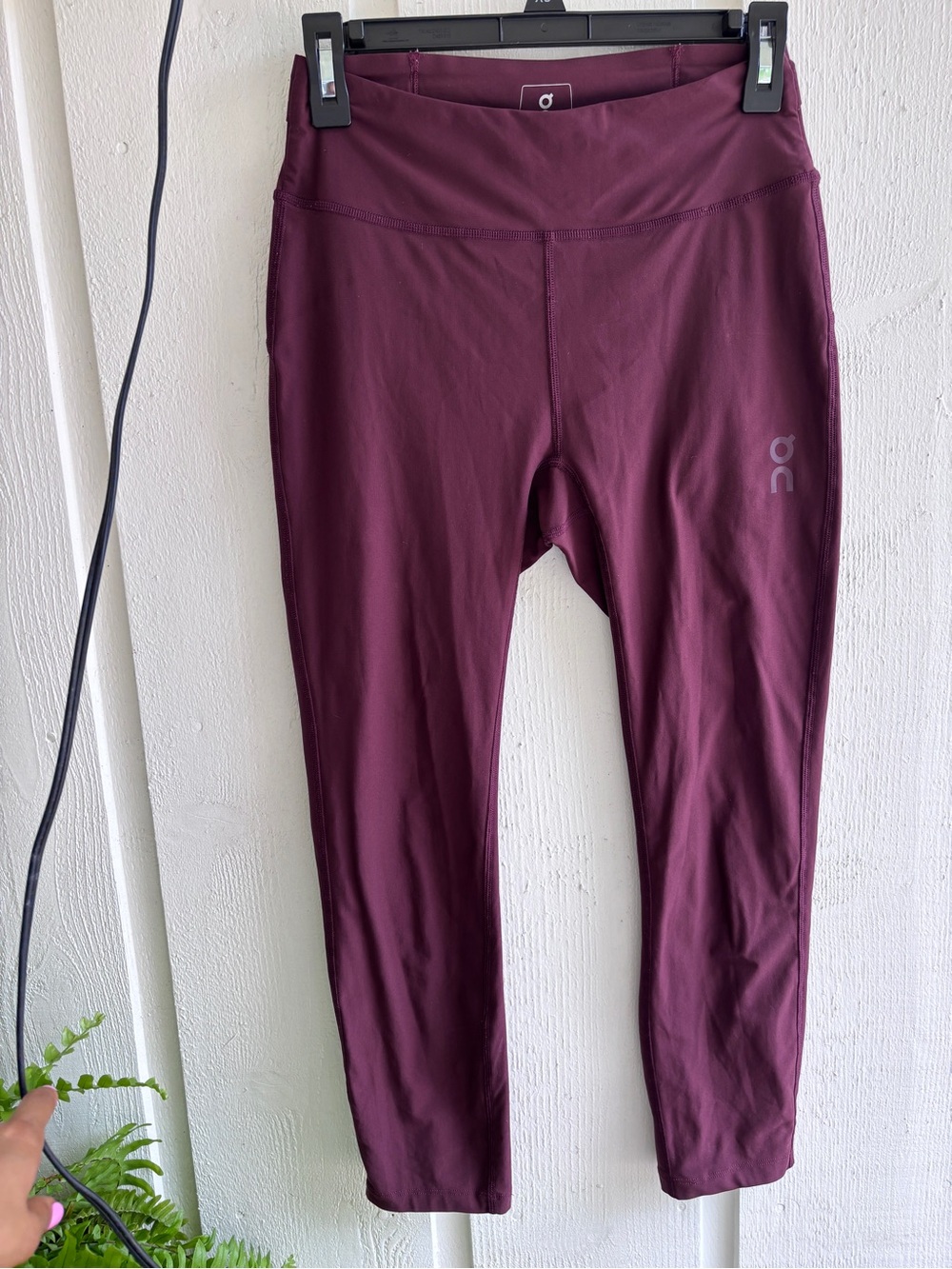 On Running Women's maroon High-Rise Performance Leggings